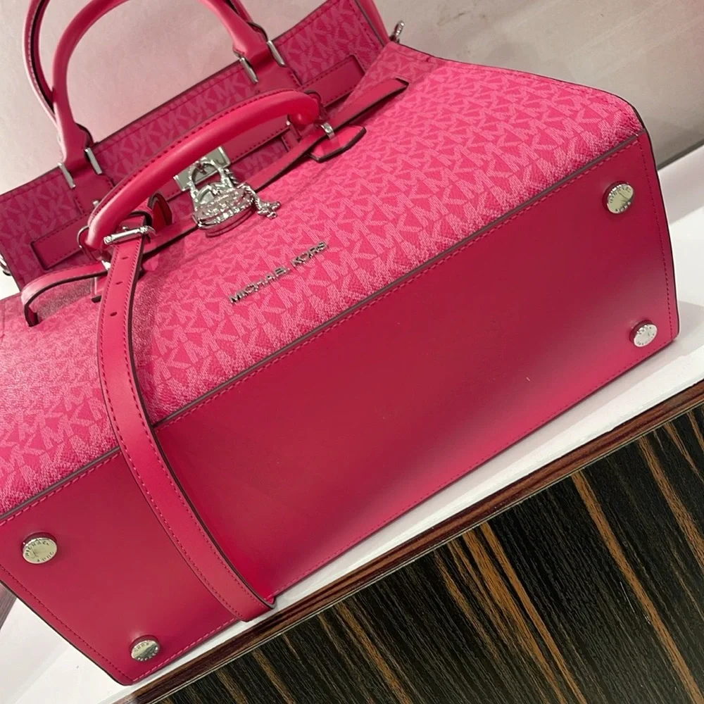 Michael Kors Hamilton Medium Signature Logo Satchel
Dragonfruit
NWT - Picture 6 of 16